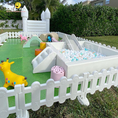 comprare White Green Inflatable Soft Play Equipment Indoor Outdoor Con Bounce House online manufacture