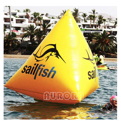 কেনা ত্রিভুজ দৈত্য ভাসমান inflatable জল খেলনা 0.6mm-0.9mm পিভিসি inflatable জল buoys online manufacture