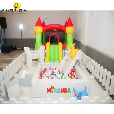 อุปกรณ์เล่นอ่อนแบบอัดอัดหลายสี ในบ้านเด็ก ลูกบอล Pit Toy ที่กําหนดเอง