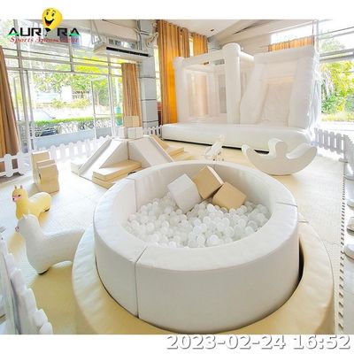 อุปกรณ์เล่นอ่อน White Inflatable Bounce House กันน้ํา PVC ที่กําหนดเอง