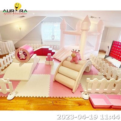 โซฟต์เพลย์ เมารี่ ไปรอบสีชมพูและสีขาว กับบอลปิท บอลพูลเซอร์