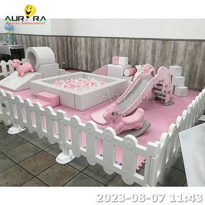 สีเฉลี่ย อุปกรณ์เล่นอ่อน อ่อนเล่นลูกบอล Pit With Slide Outdoor Pink