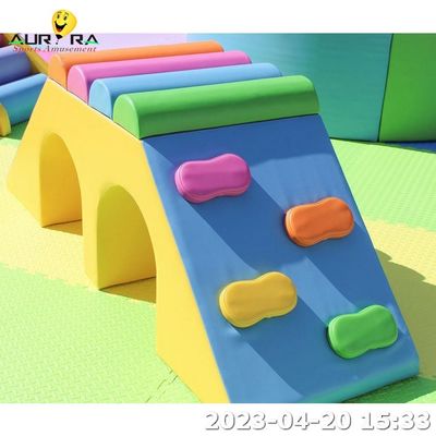 300x400cm 室内ソフト遊び場 児童 レインボーソフトプレイクライマーセット